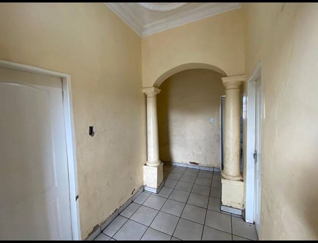 5 BEDROOM HOUSE FOR SALE IN SPRINGS CENTRAL